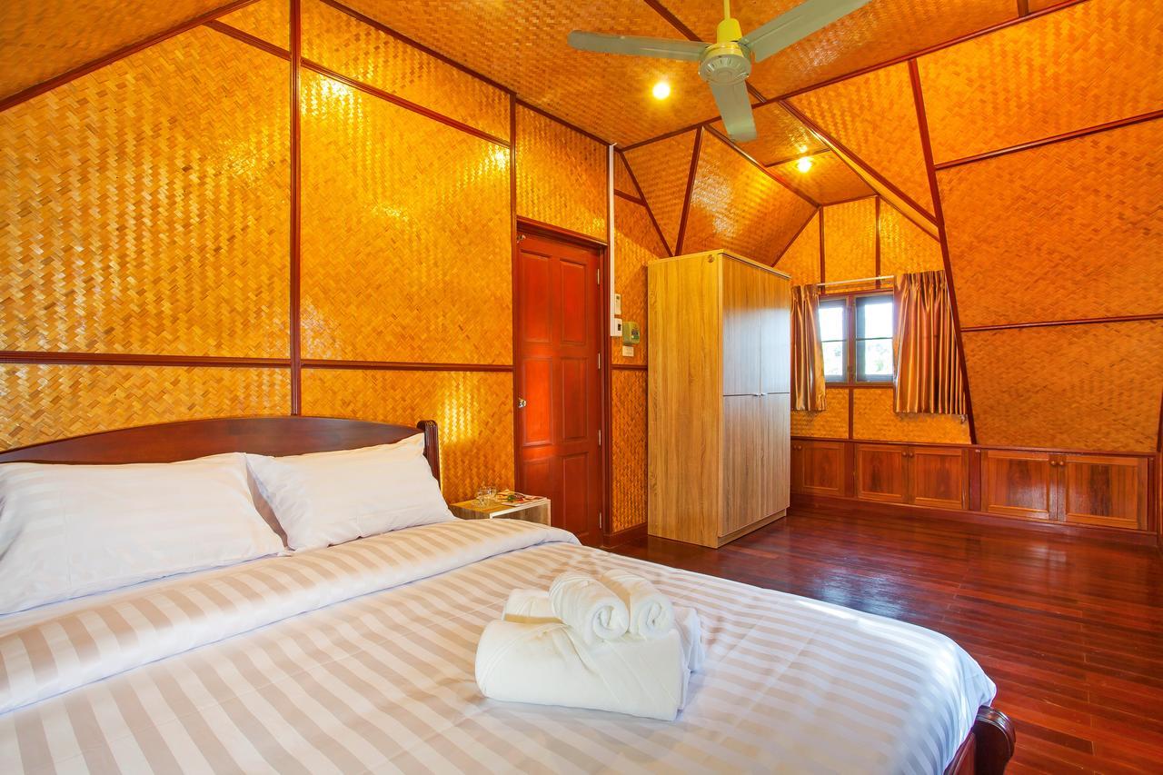 Traditional Thai Villa Nikkie In Tropical Nature, 4Br & Pool, Near Rawai Beach Nai Harn Екстериор снимка