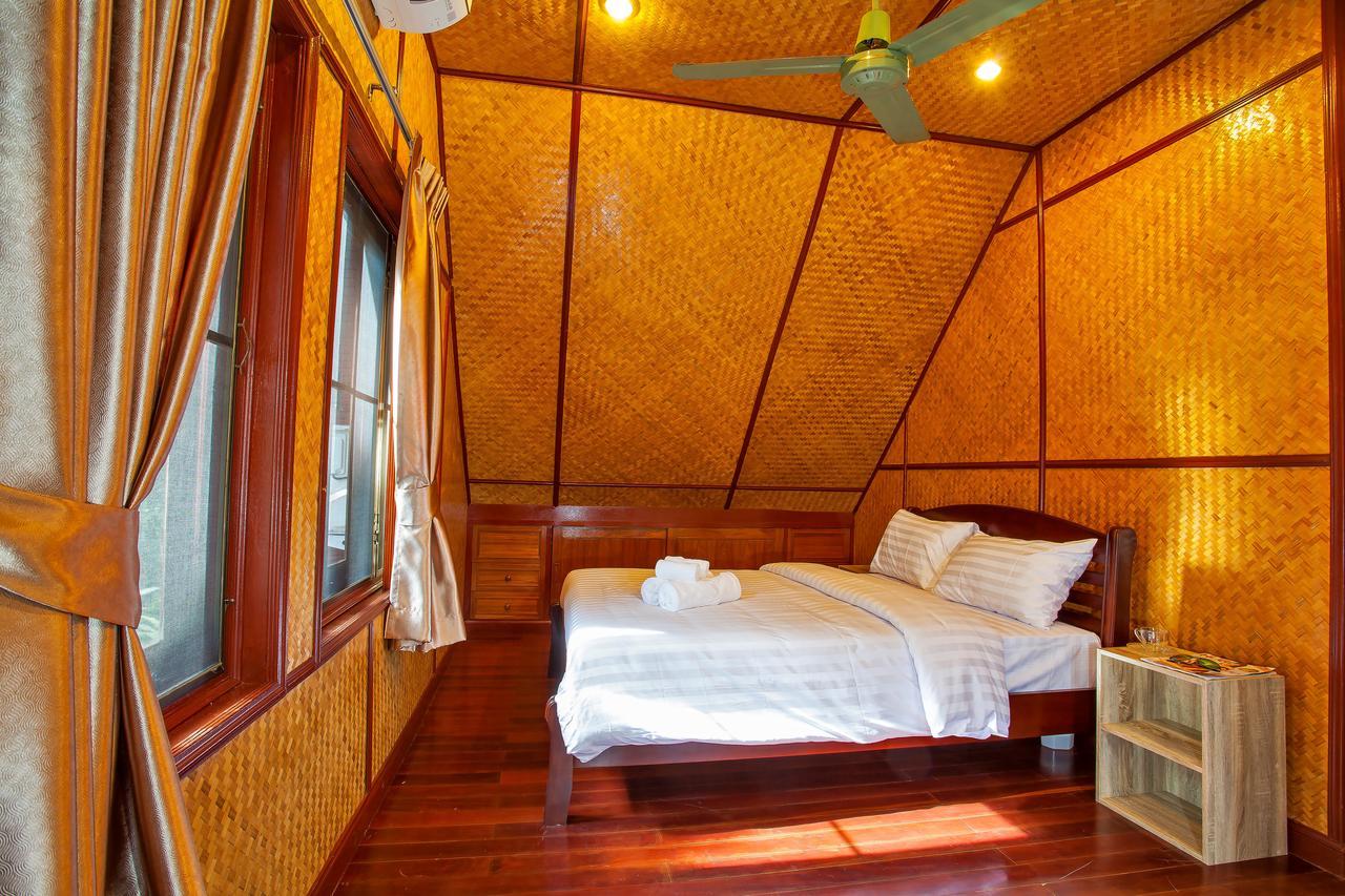 Traditional Thai Villa Nikkie In Tropical Nature, 4Br & Pool, Near Rawai Beach Nai Harn Екстериор снимка